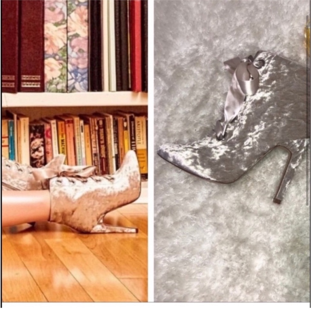 NWOT Limited Edition "Laura Marano" velvet booties